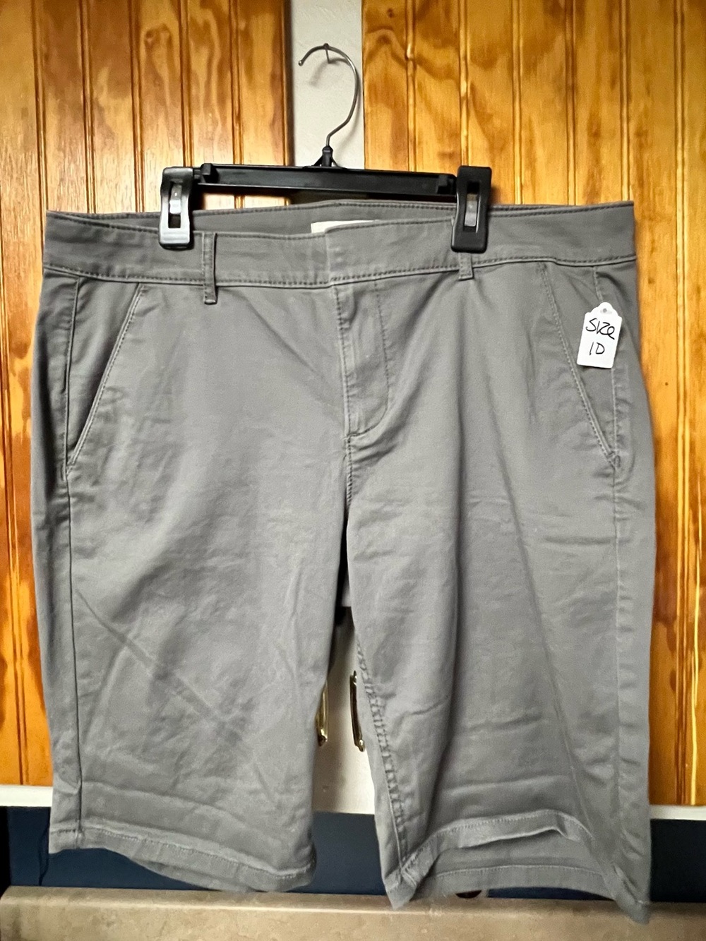 Loft Womens Gray Chino Shorts - Classic Straight Fit size 10